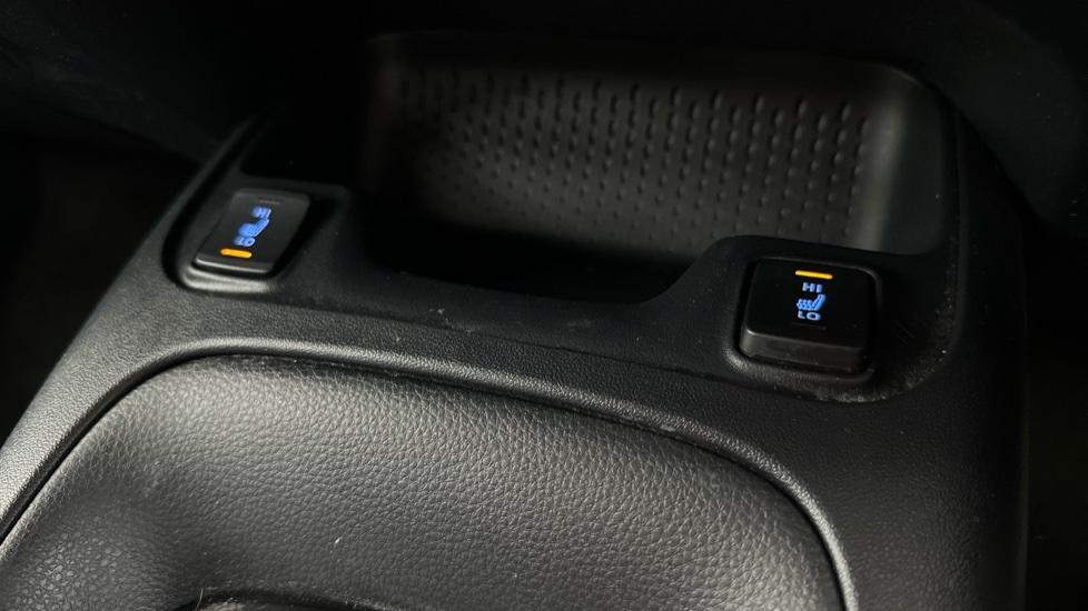 Heated / Cooling Seats 