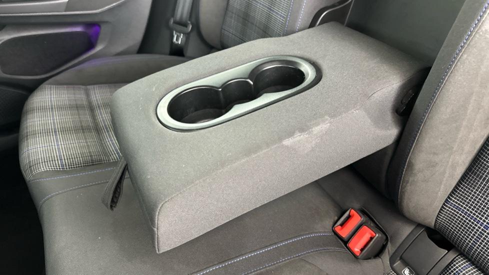 Rear Armrest/ Cup Holder