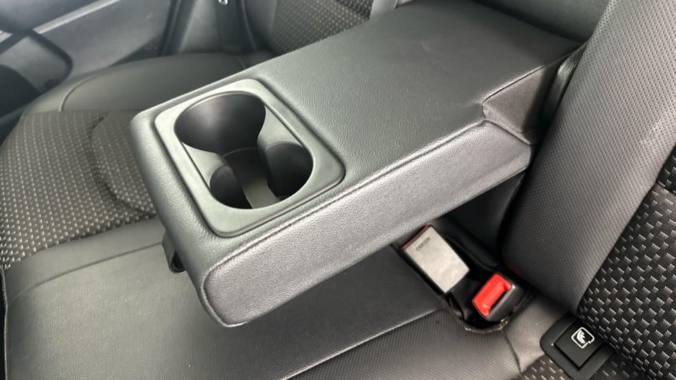 Rear Armrest/ Cup Holder