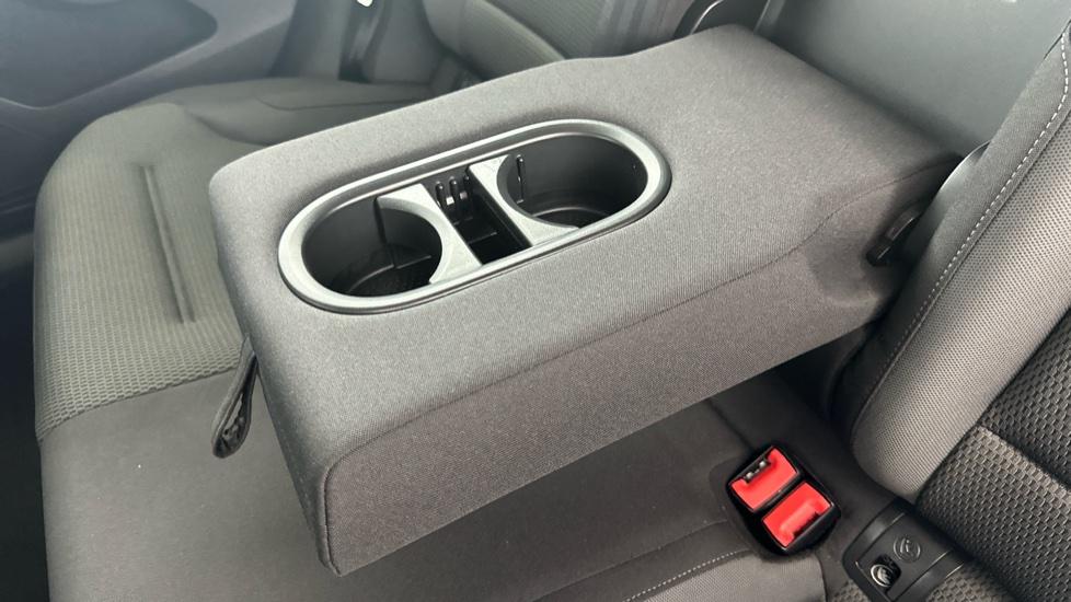 Rear Armrest/ Cup Holder