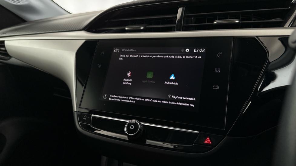 Bluetooth / Apple Carplay / Android Auto