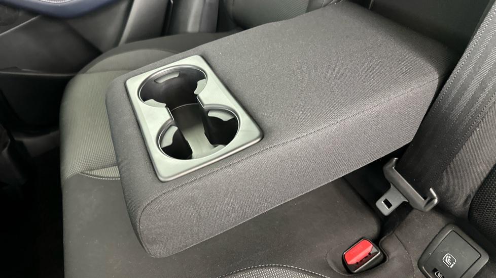 Rear Armrest/ Cup Holder