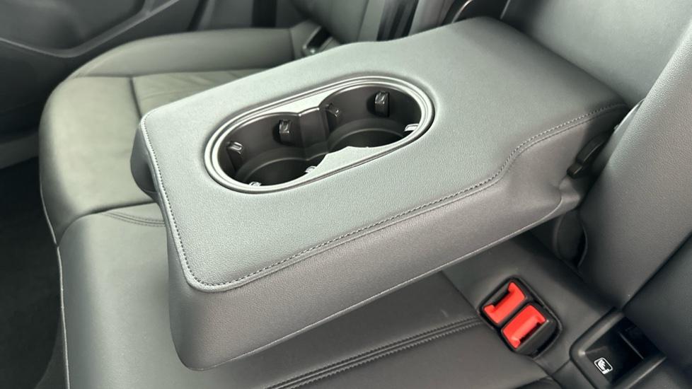 Rear Armrest/ Cup Holder