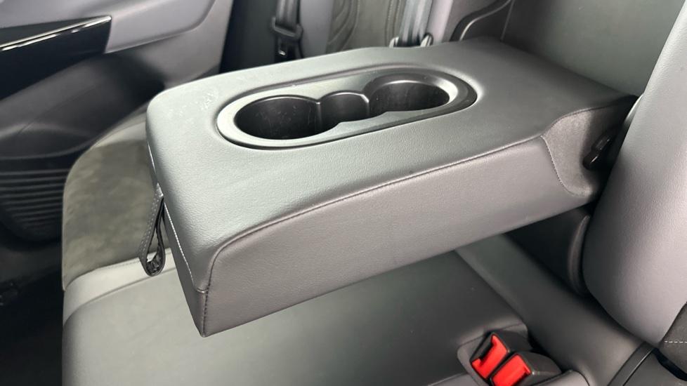 Rear Armrest/ Cup Holder