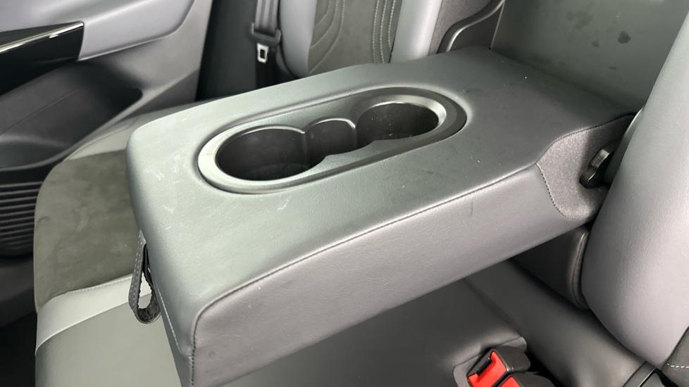 Rear Armrest/ Cup Holder