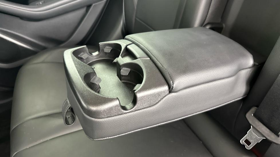 Rear Armrest/ Cup Holder