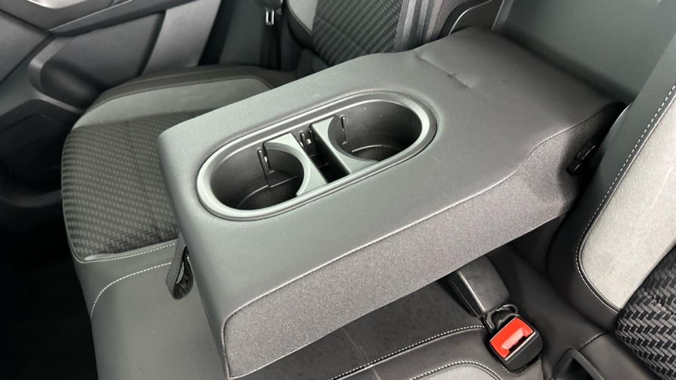 Rear Armrest/ Cup Holder