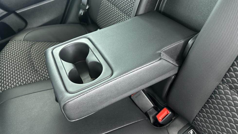 Rear Armrest/ Cup Holder