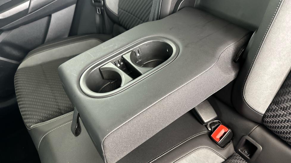 Rear Armrest/ Cup Holder