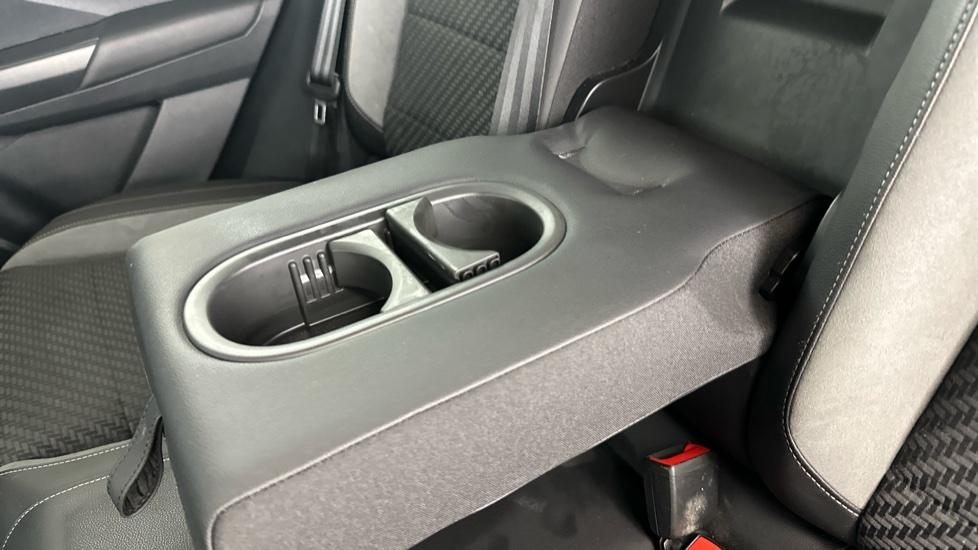 Rear Armrest/ Cup Holder