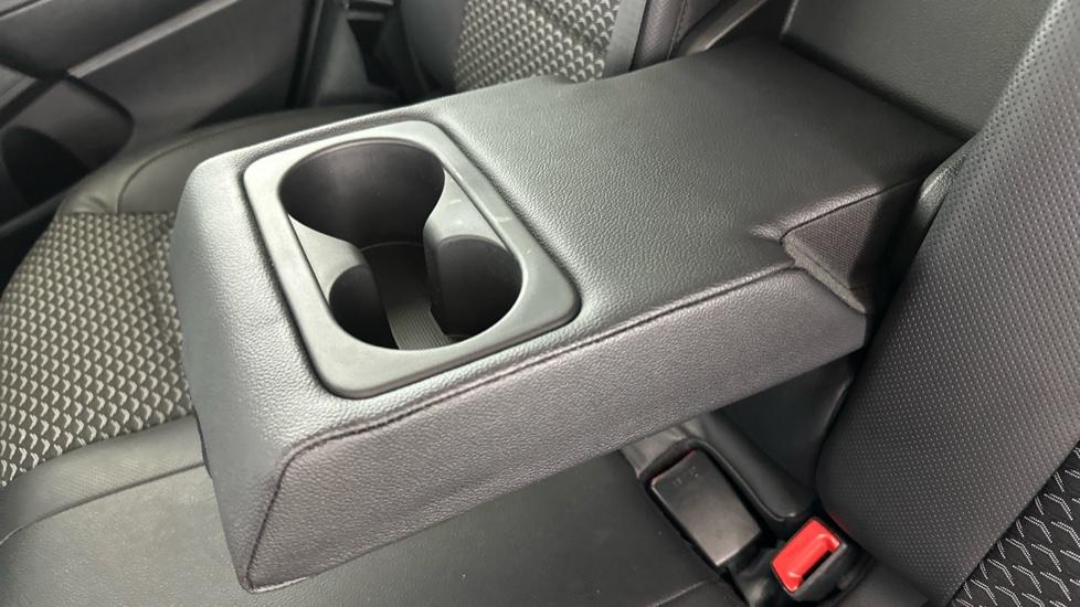 Rear Armrest/ Cup Holder