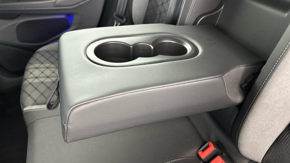 Rear Armrest/ Cup Holder