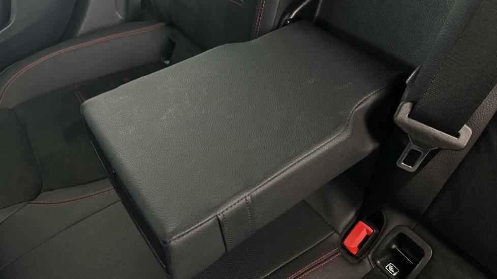 Rear Armrest/ Cup Holder