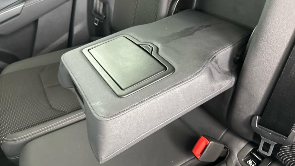 Rear Armrest/ Cup Holder