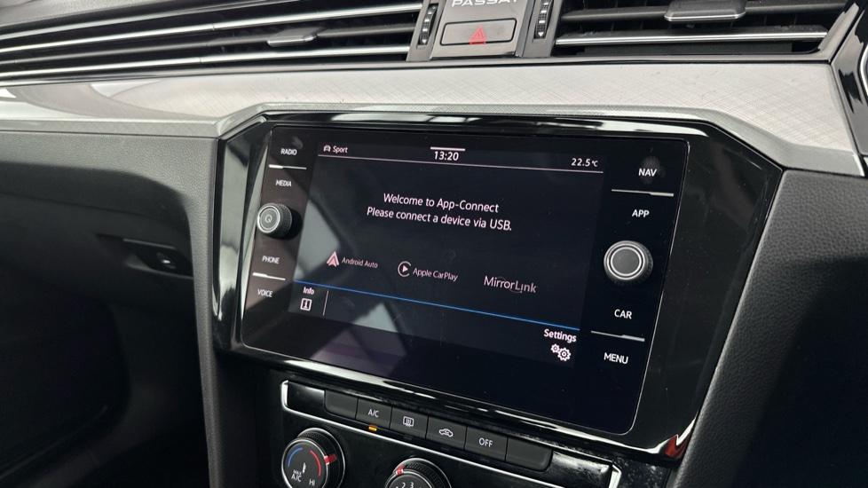 Apple Car Play & Android Auto