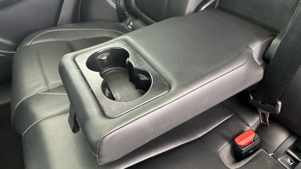 Rear Armrest/ Cup Holder