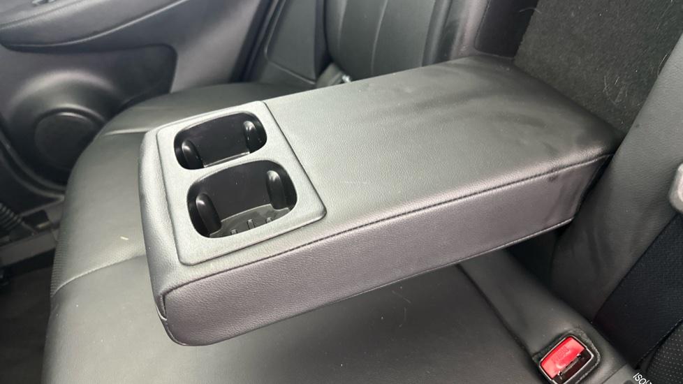 Rear Armrest/ Cup Holder