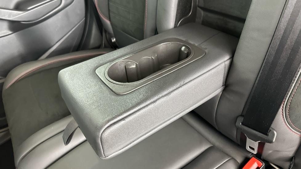 Rear Armrest/ Cup Holder