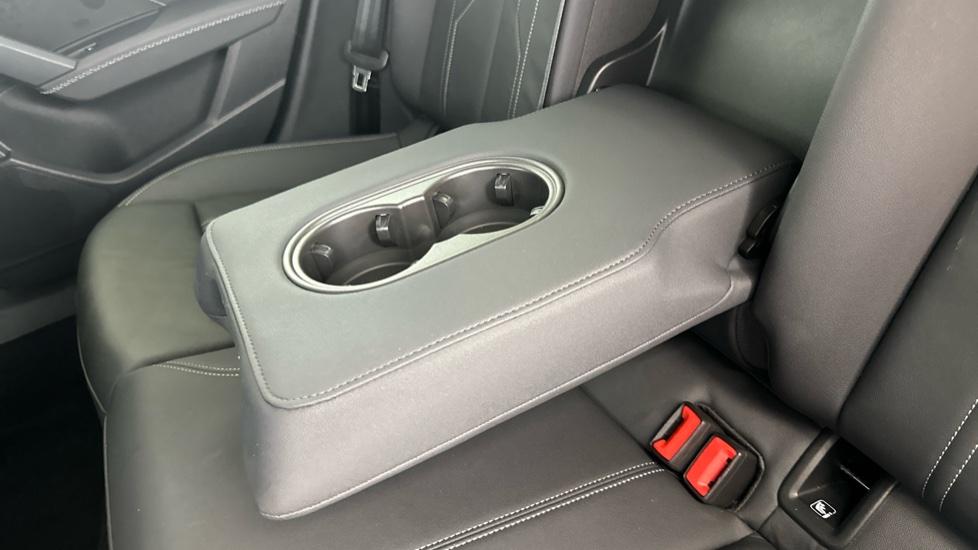 Rear Armrest/ Cup Holder