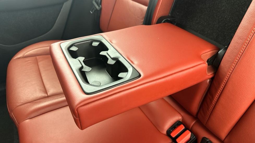 Rear Armrest/ Cup Holder