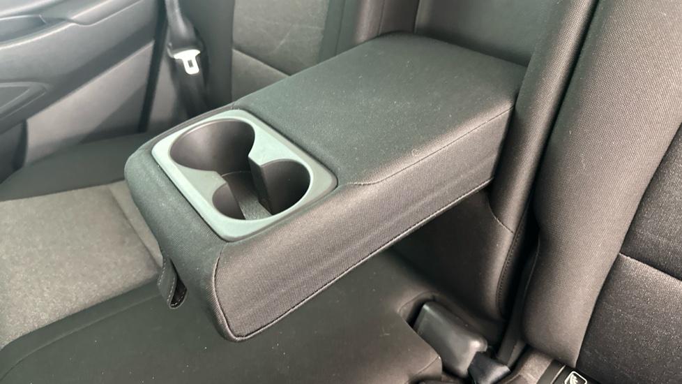 Rear Armrest/ Cup Holder