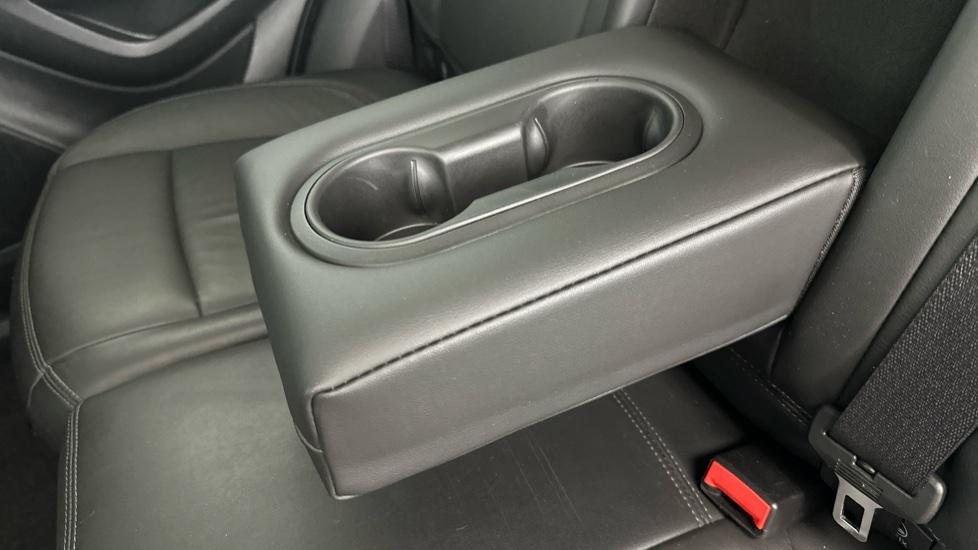 Rear Armrest/ Cup Holder