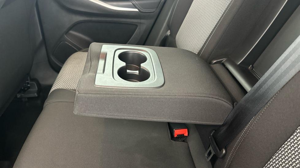 Rear Armrest/ Cup Holder