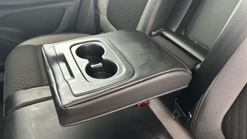 Rear Armrest/ Cup Holder