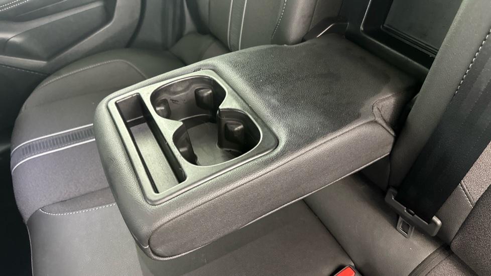 Rear Armrest/ Cup Holder