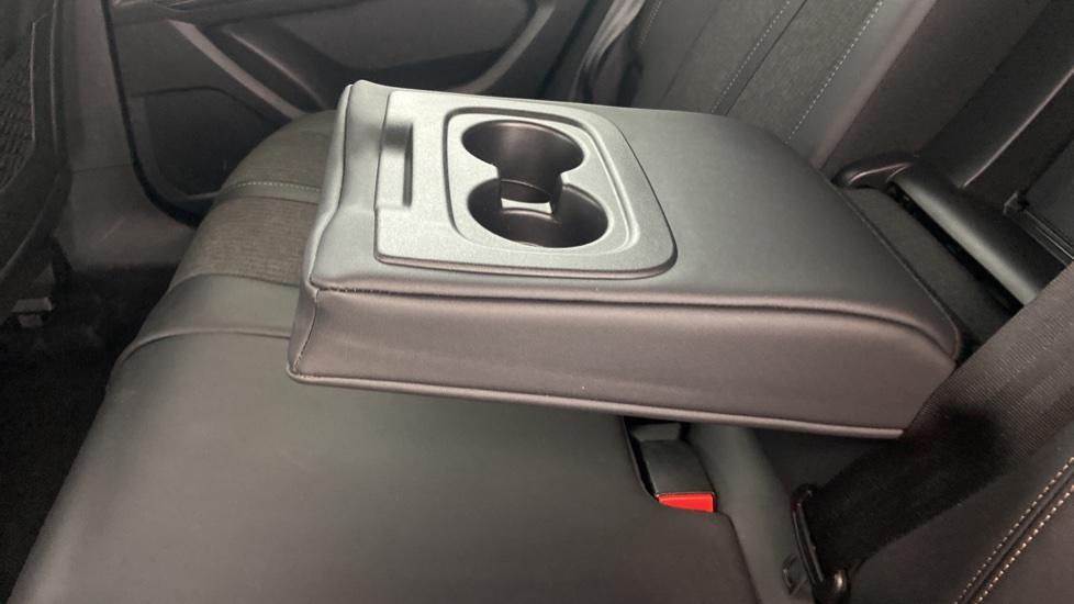 Rear Armrest/ Cup Holder