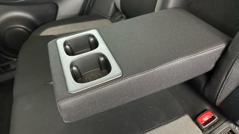 Rear Armrest/ Cup Holder