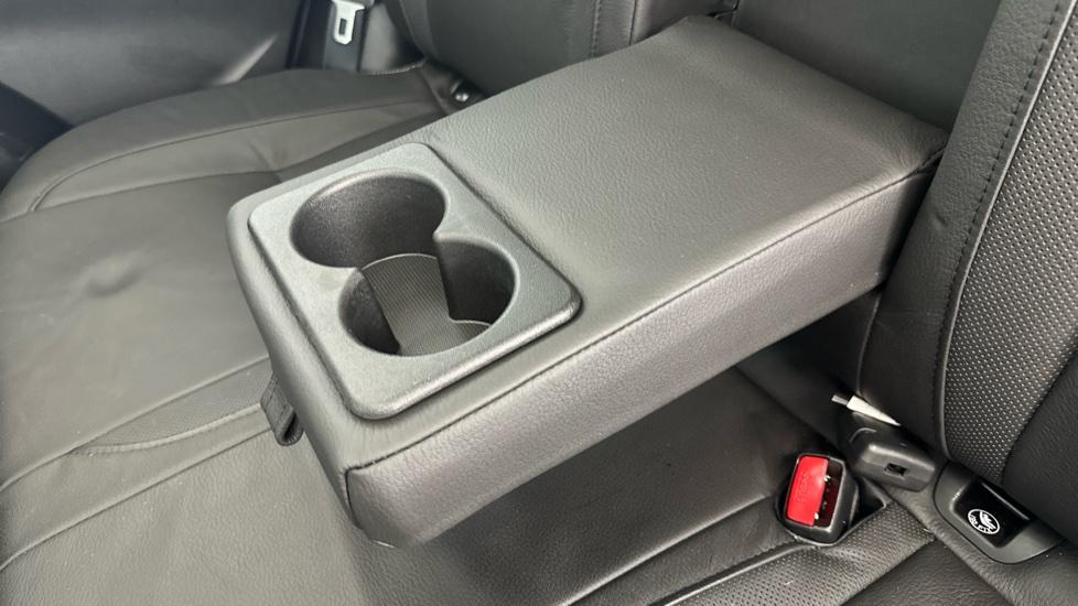 Rear Armrest/ Cup Holder