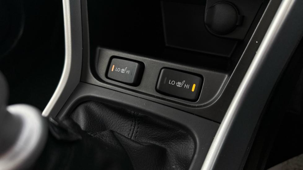 Heated / Cooling Seats 