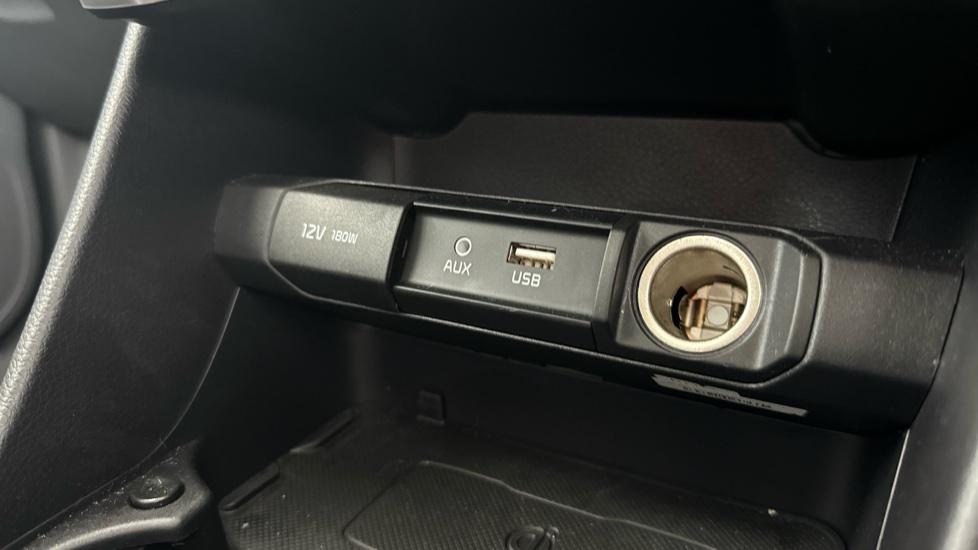 USB/Aux Connectivity 