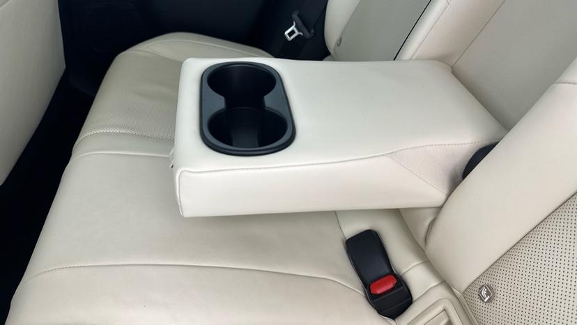 Rear Armrest/ Cup Holder