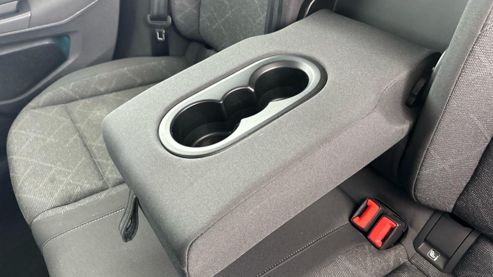 Rear Armrest/ Cup Holder