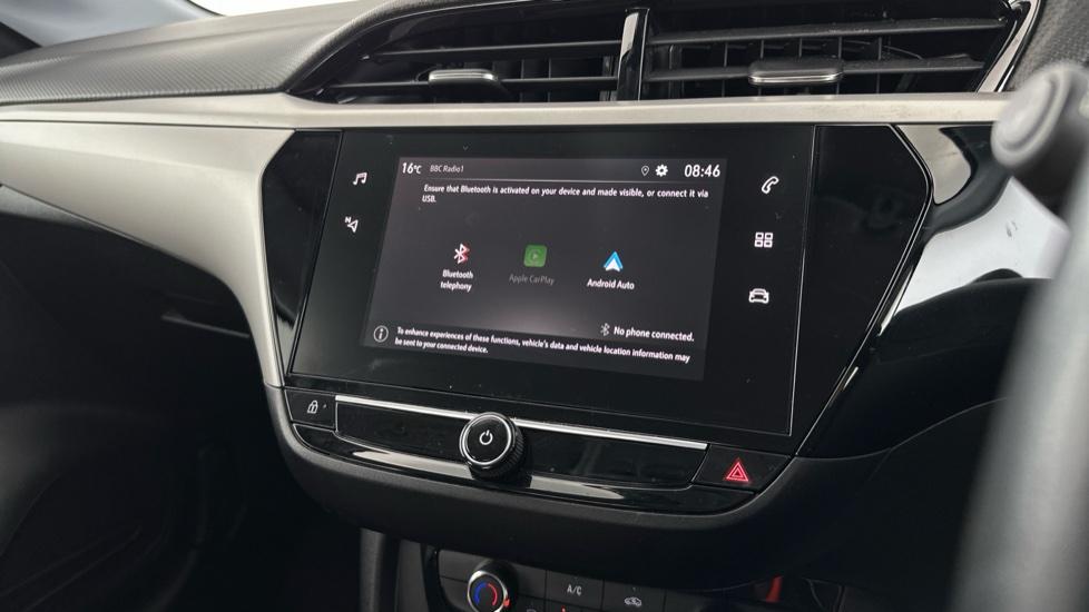 Bluetooth / Apple Carplay / Android Auto