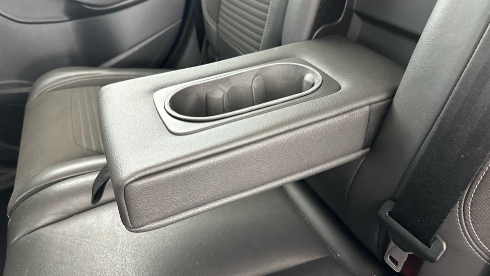 Rear Armrest/ Cup Holder