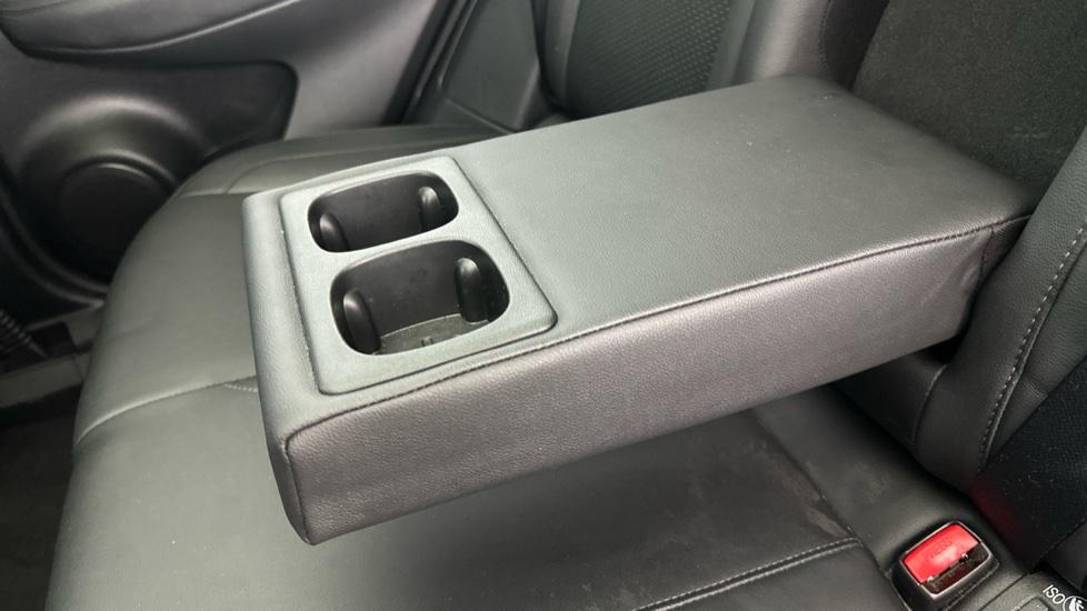 Rear Armrest/ Cup Holder