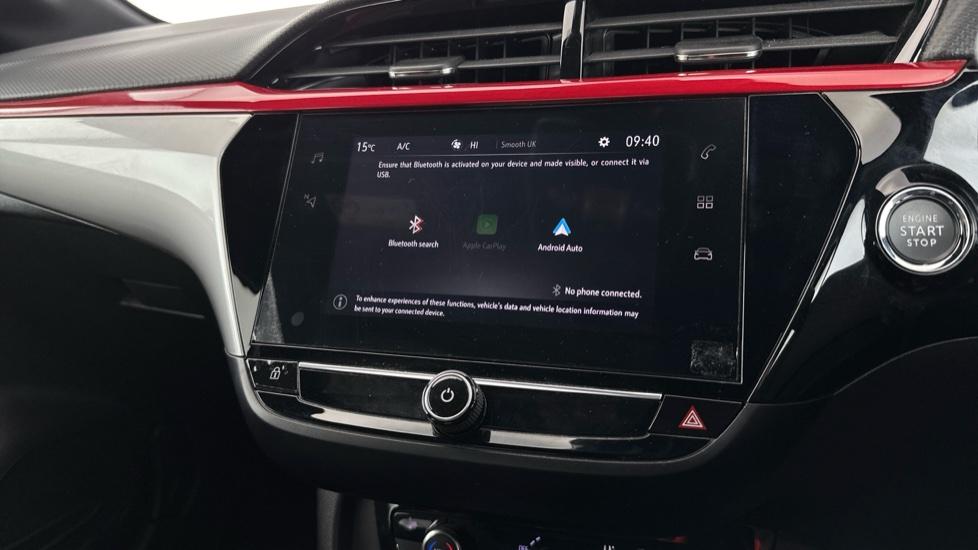 Bluetooth / Apple Carplay / Android Auto