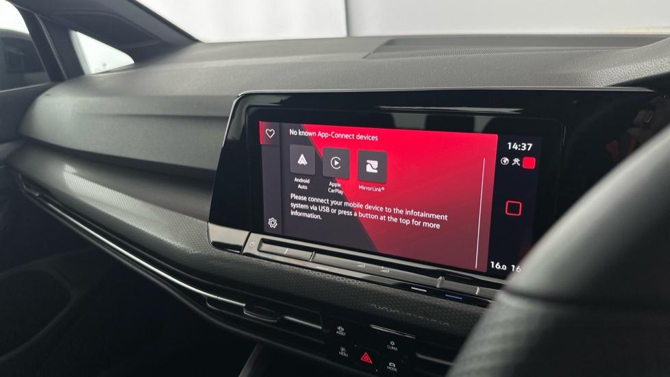 Apple Car Play & Android Auto