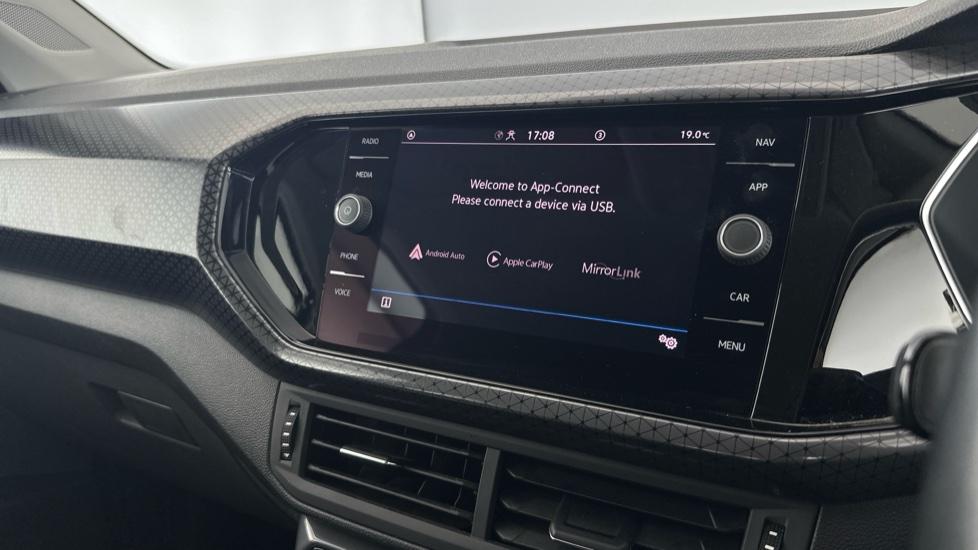 Apple Car Play & Android Auto