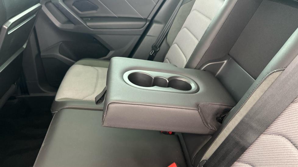 Rear Armrest/ Cup Holder