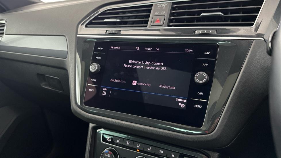 Apple Car Play & Android Auto