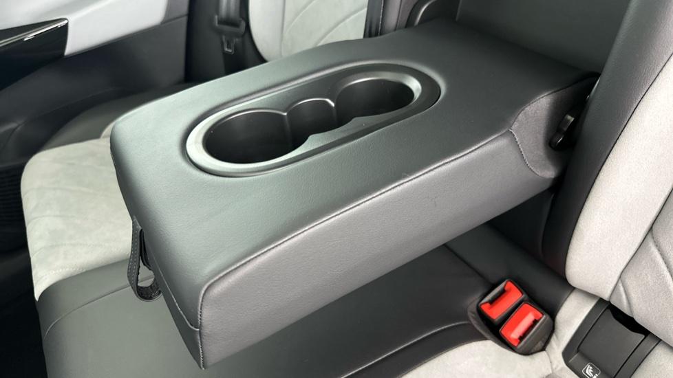 Rear Armrest/ Cup Holder