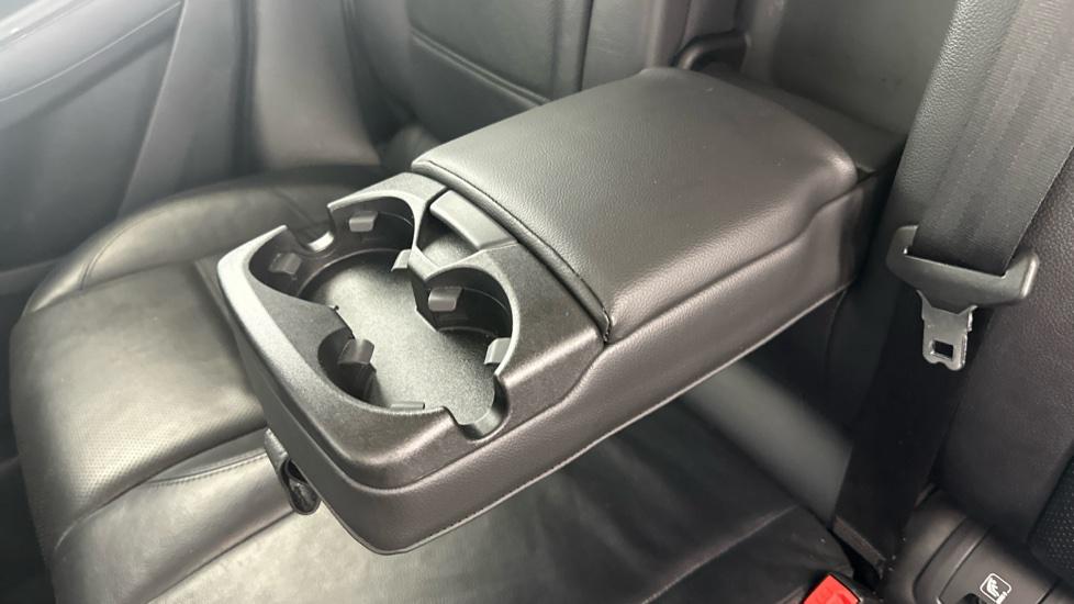 Rear Armrest/ Cup Holder