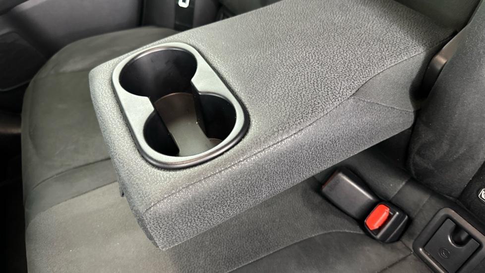 Rear Armrest/ Cup Holder