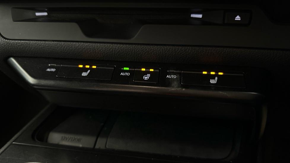 Heated Seats / Steering Wheel