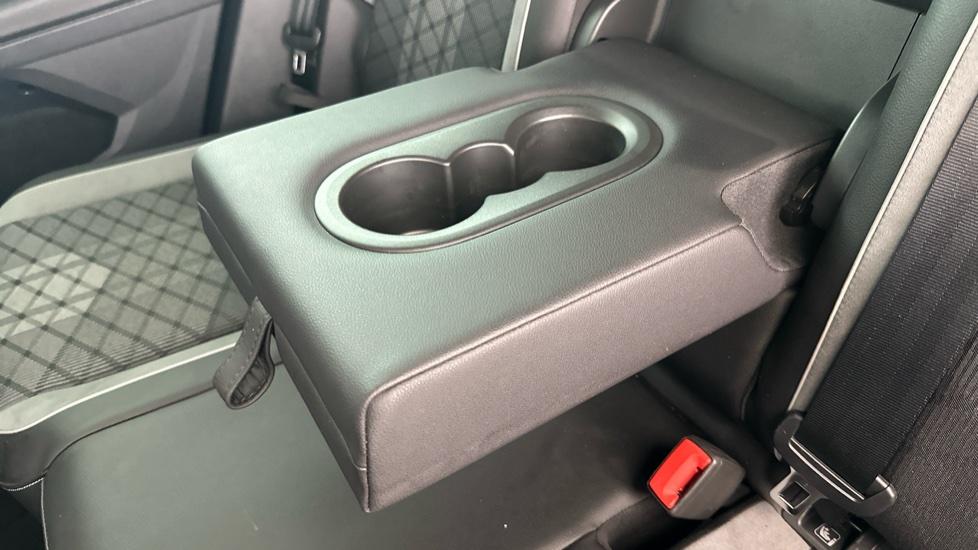 Rear Armrest/ Cup Holder