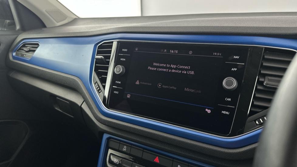 Apple Car Play & Android Auto